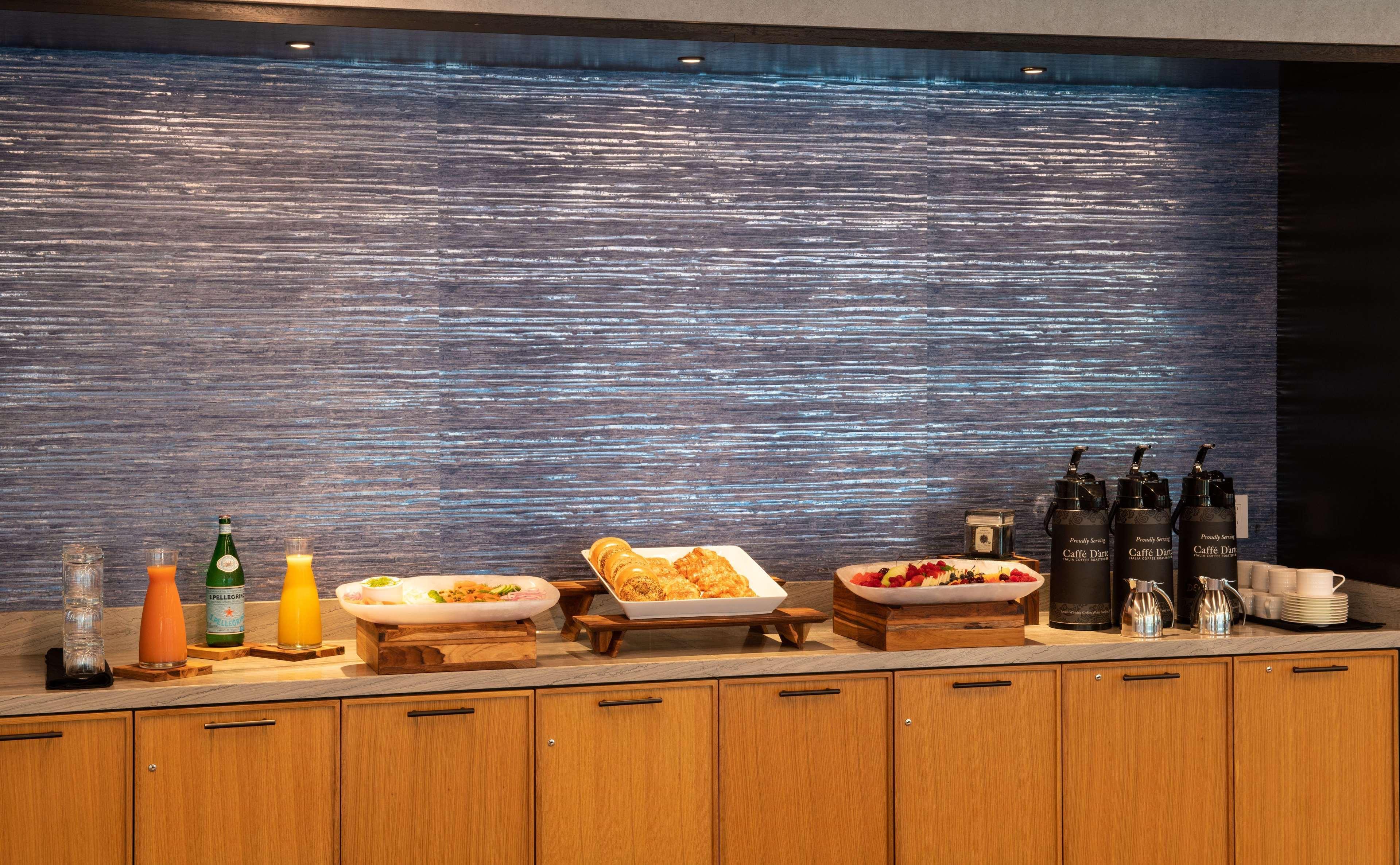 The Charter Hotel Seattle, Curio Collection By Hilton Экстерьер фото